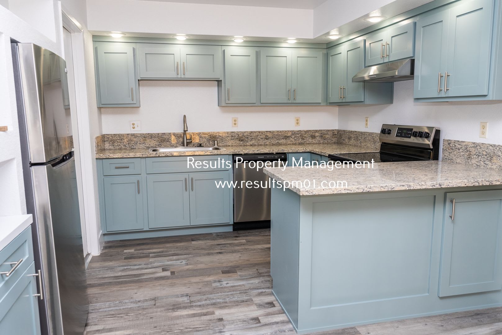 Charming 2 Bed Two Bath Duplex – photo 1