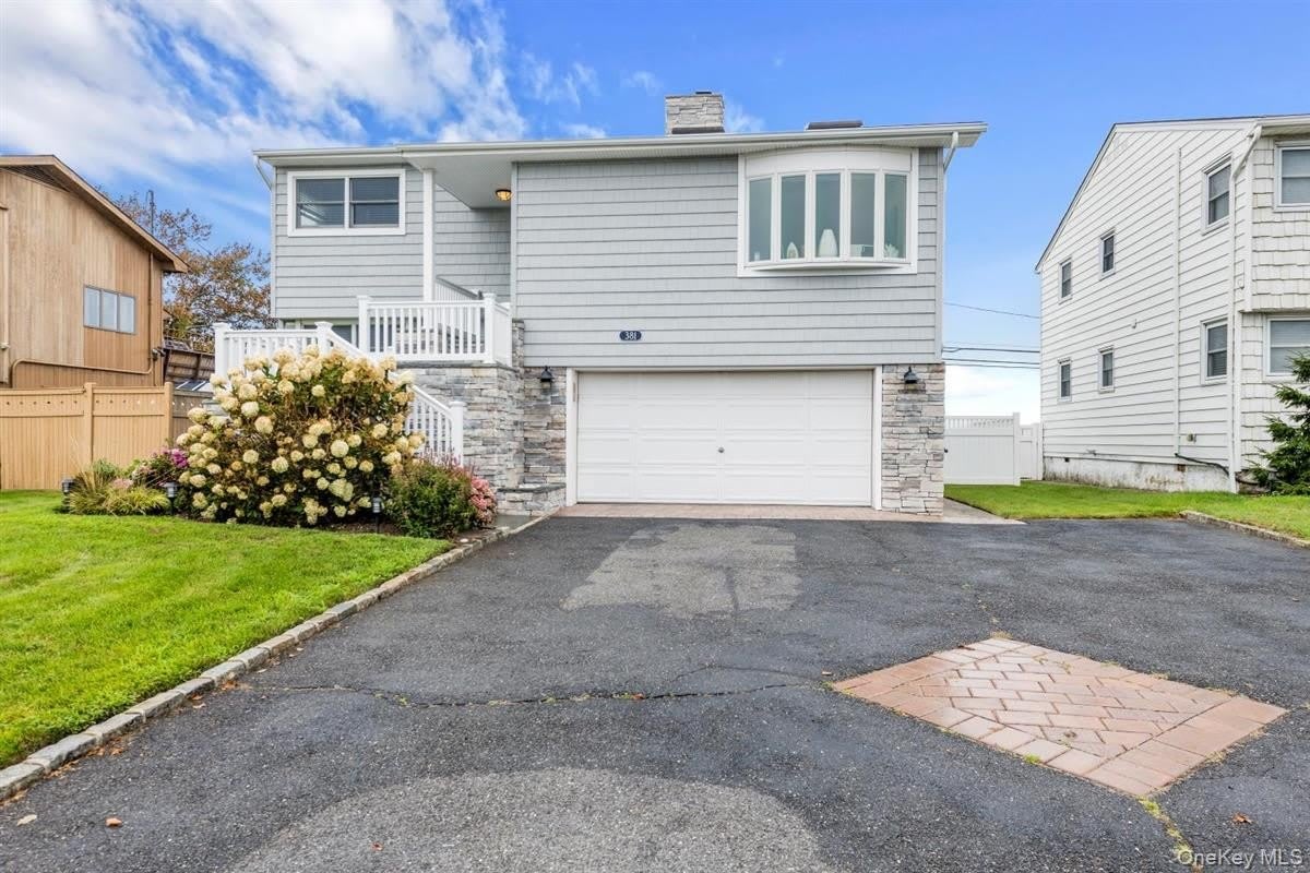 381 Lido Boulevard – photo 1 of 23
