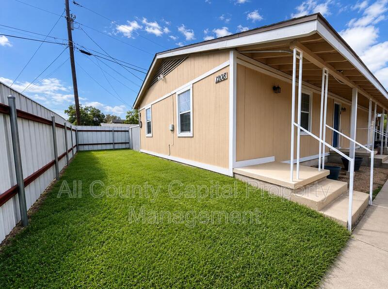 1208 Bundrant Dr Unit A – photo 1