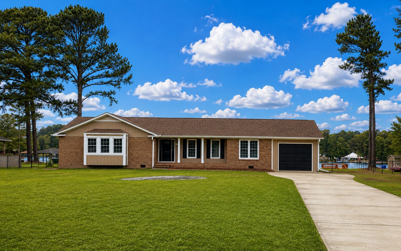 101 Bayview Circle – photo 1