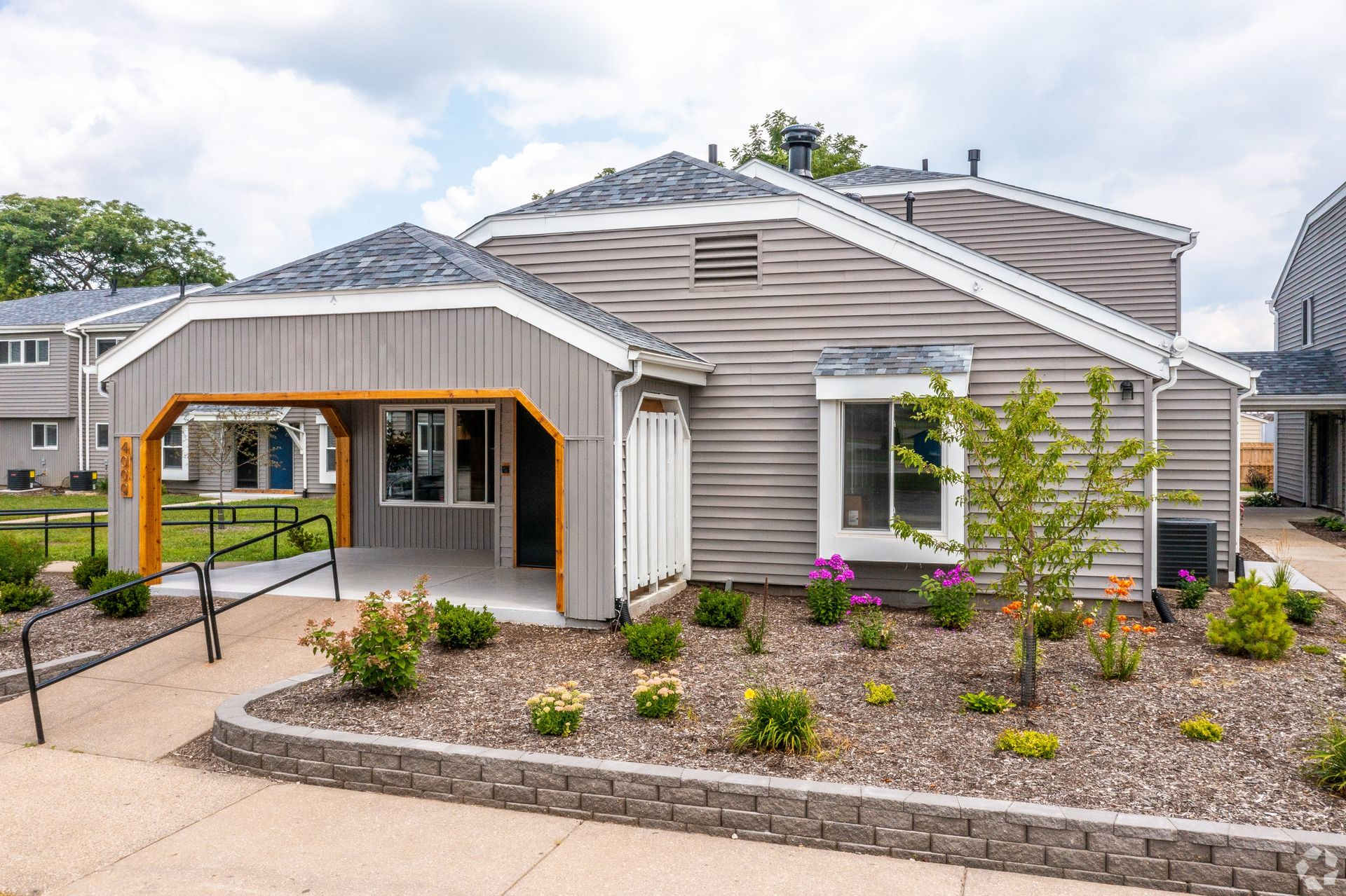 Archer Drive – photo 1 of 34