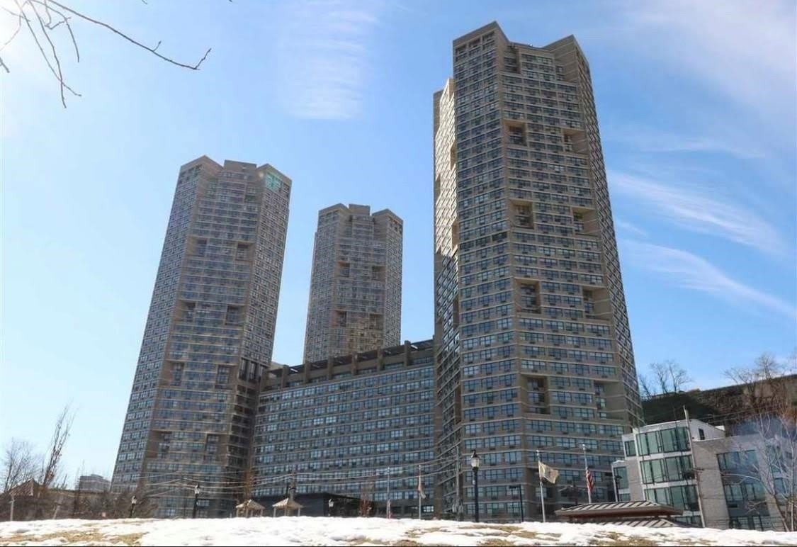 7000 BLVD E – photo 1 of 14