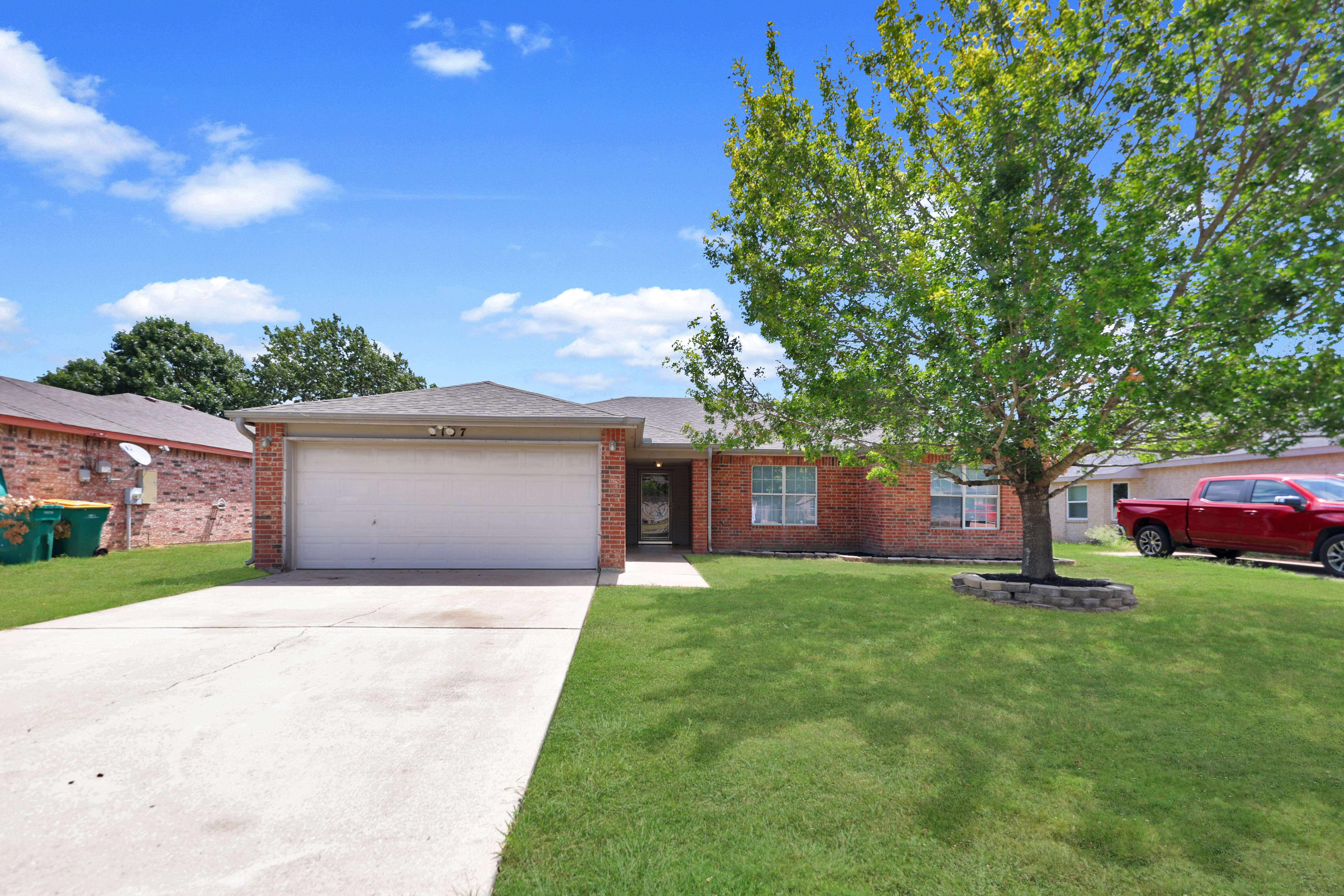 2107 Miller St – photo 1