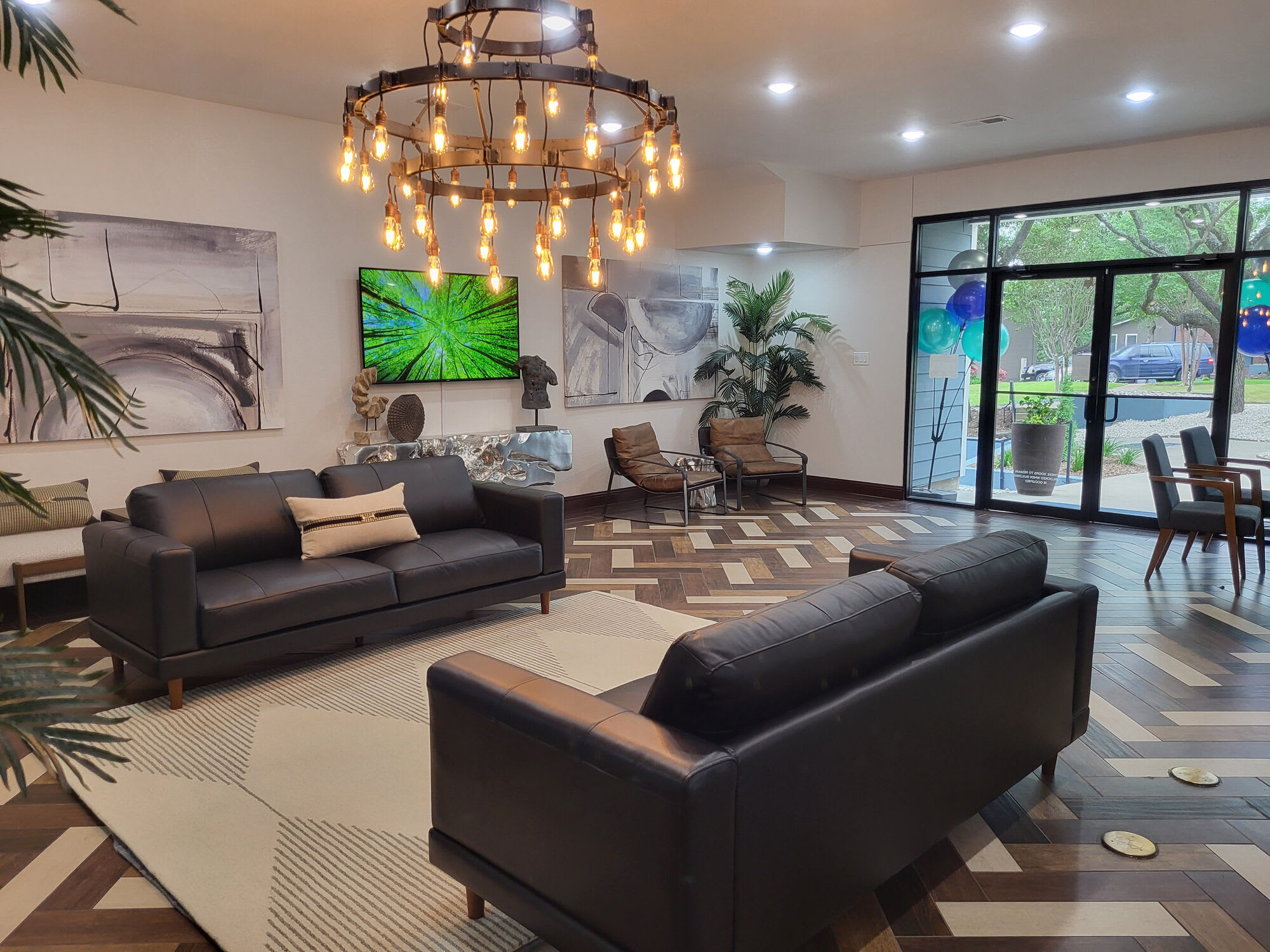 Lavera at Lake Highlands – photo 1