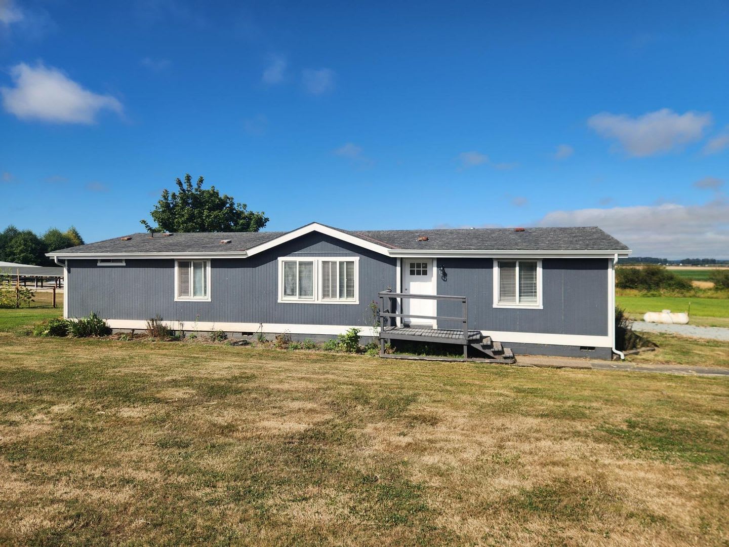 3 Bedroom, 2 Bathroom House on active Farm – photo 1 of 27
