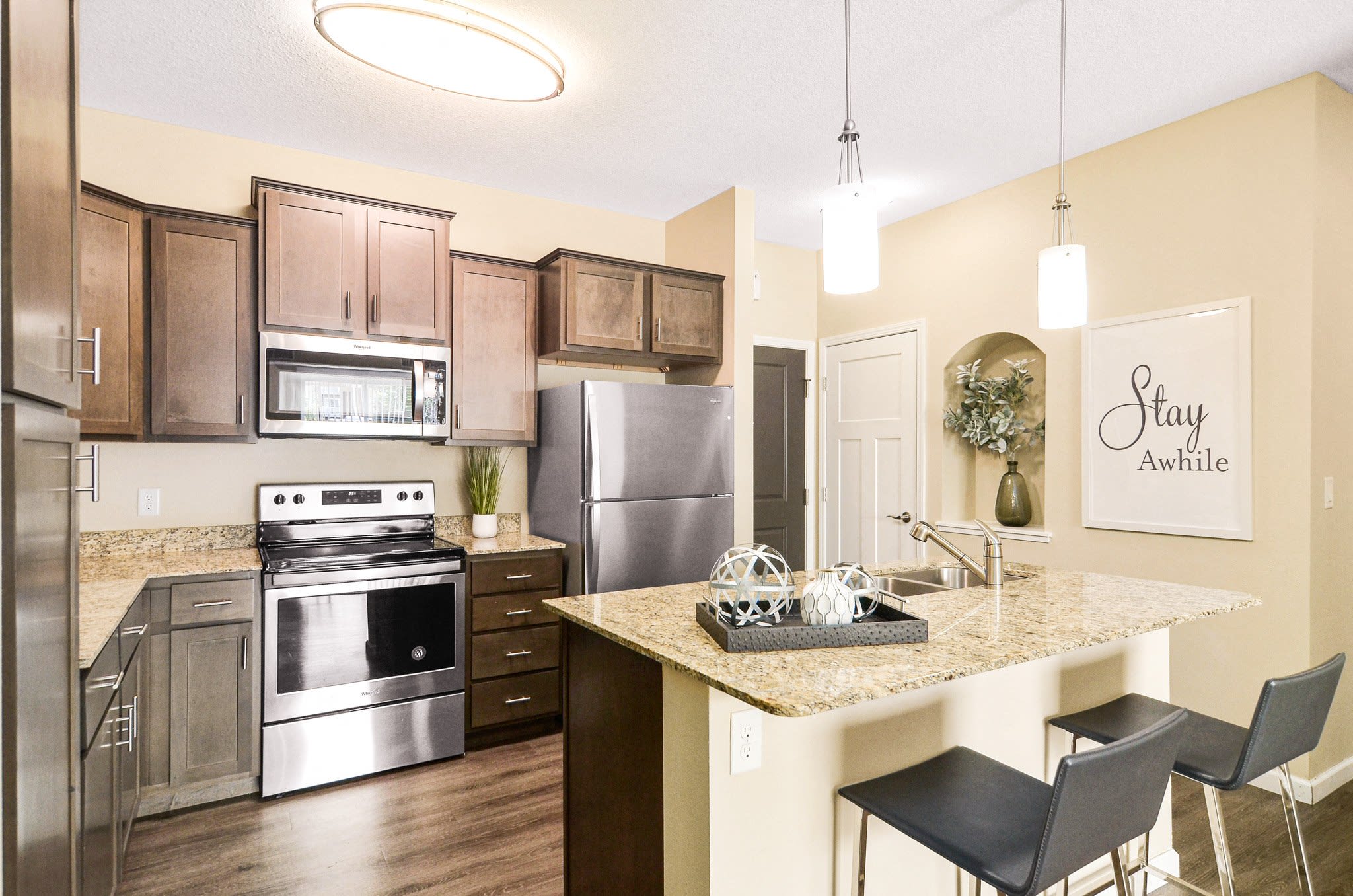 Minneapolis Maple Grove – photo 1 of 292