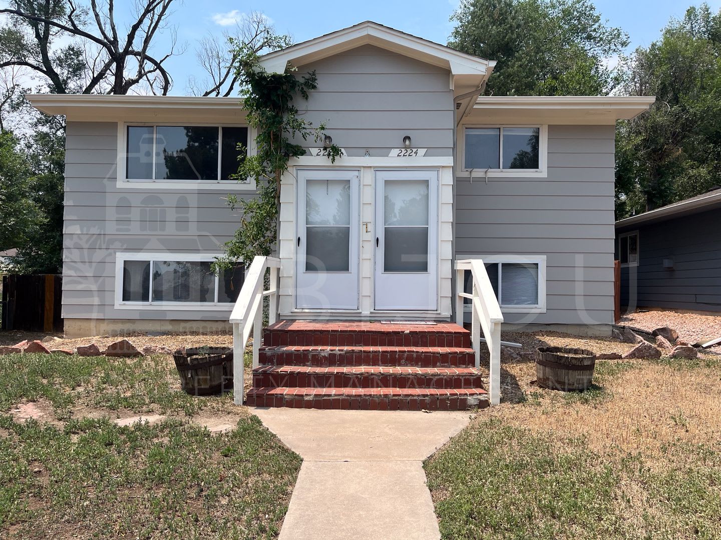 Very Nice 1 Bedroom 1 Bath Duplex – photo 1