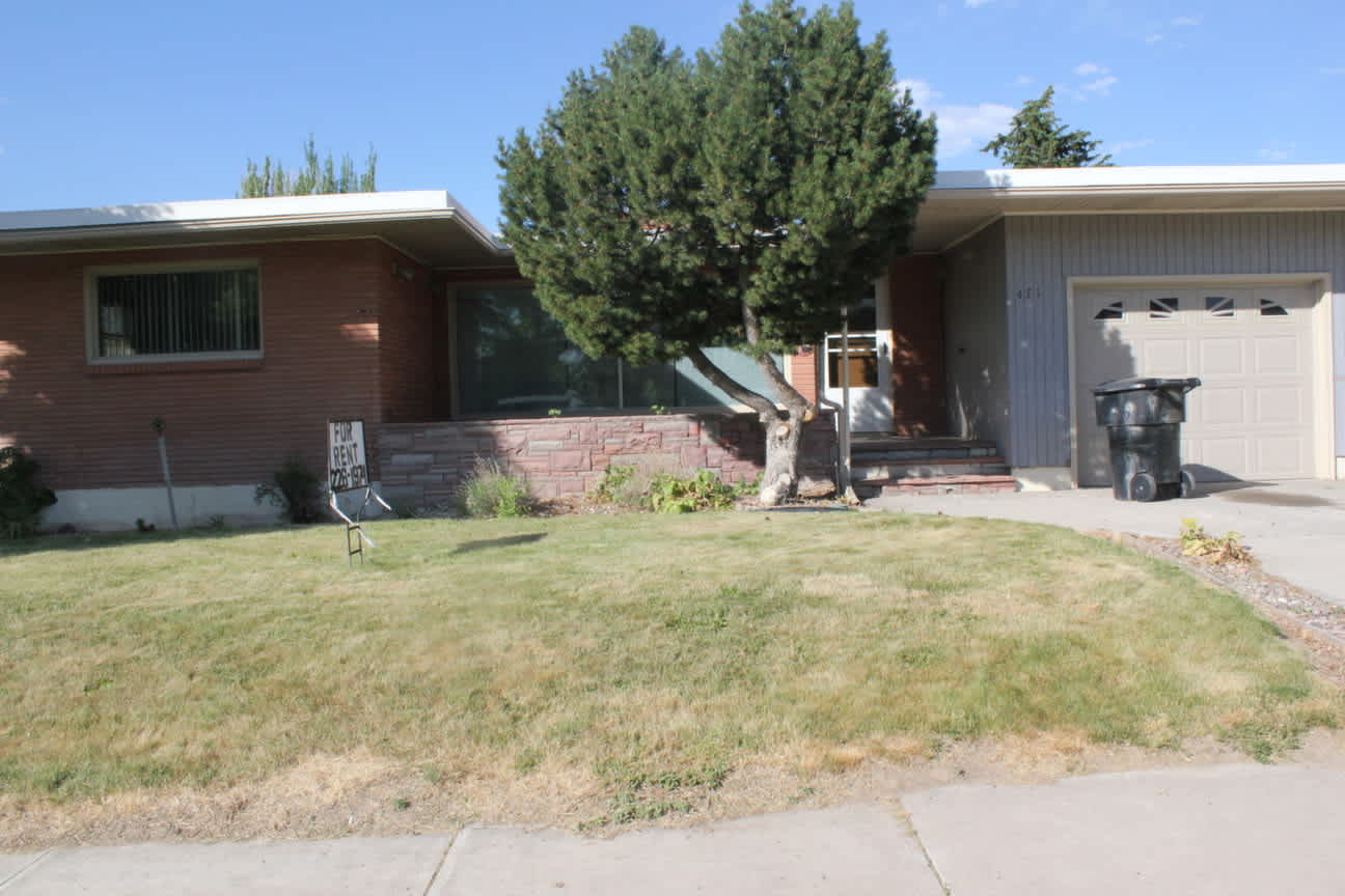 471 East Park St – photo 1 of 34
