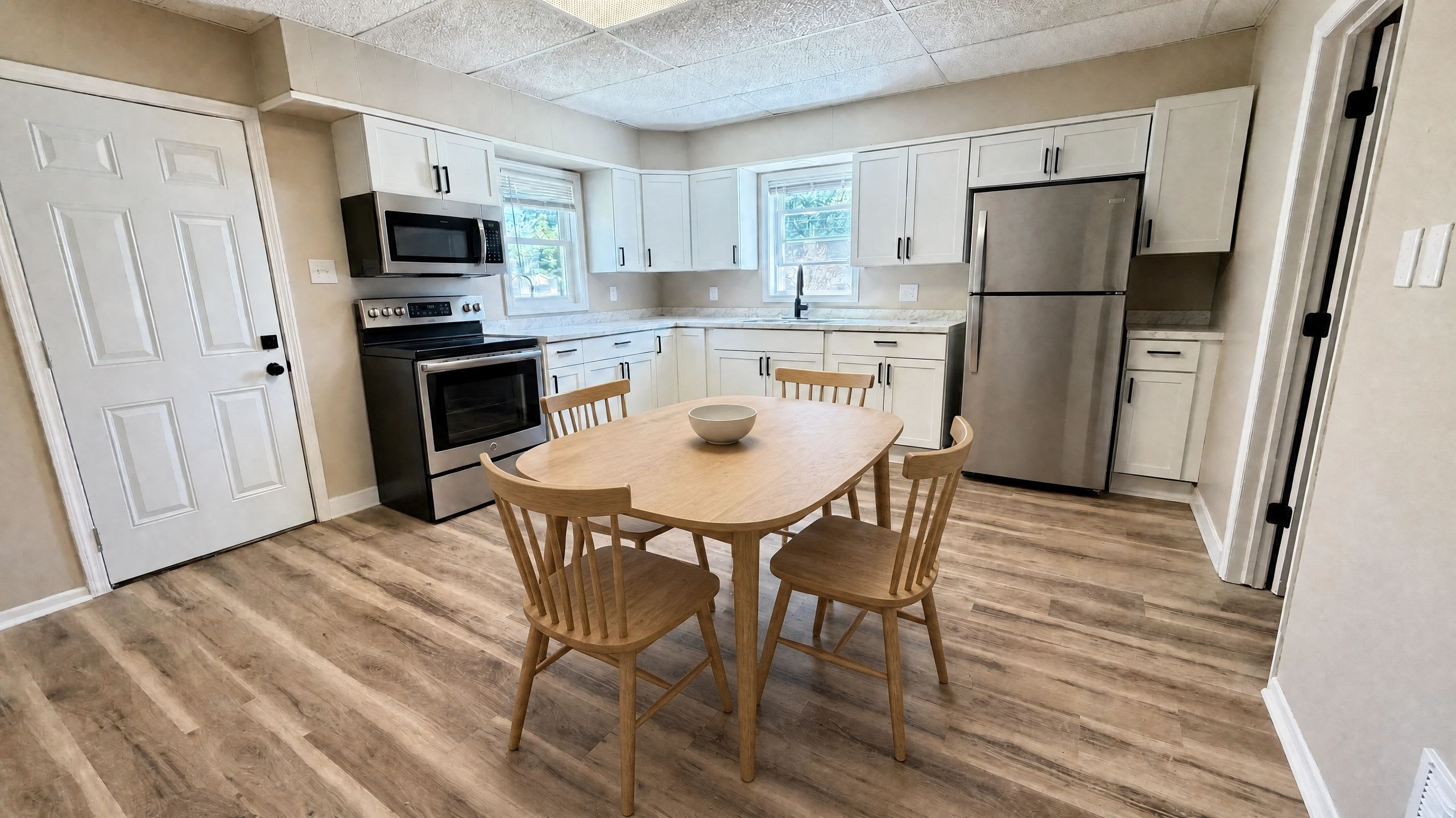 1129 Broadway Ave – photo 1