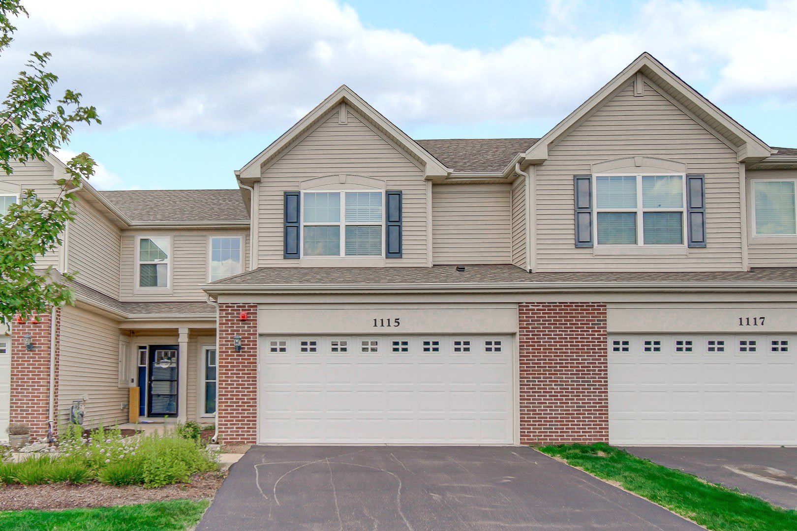 1115 Goldfinch Avenue – photo 1 of 26