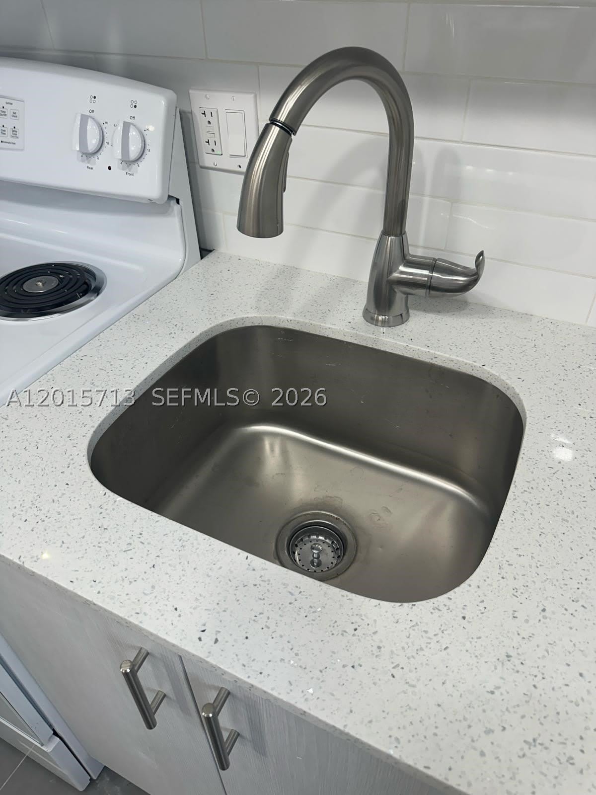 1535 NW 1st Pl – photo 1