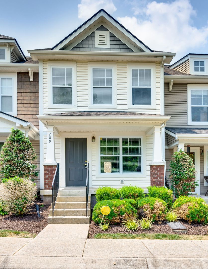 Renovated Townhome in Convenient Nashville Location – photo 1
