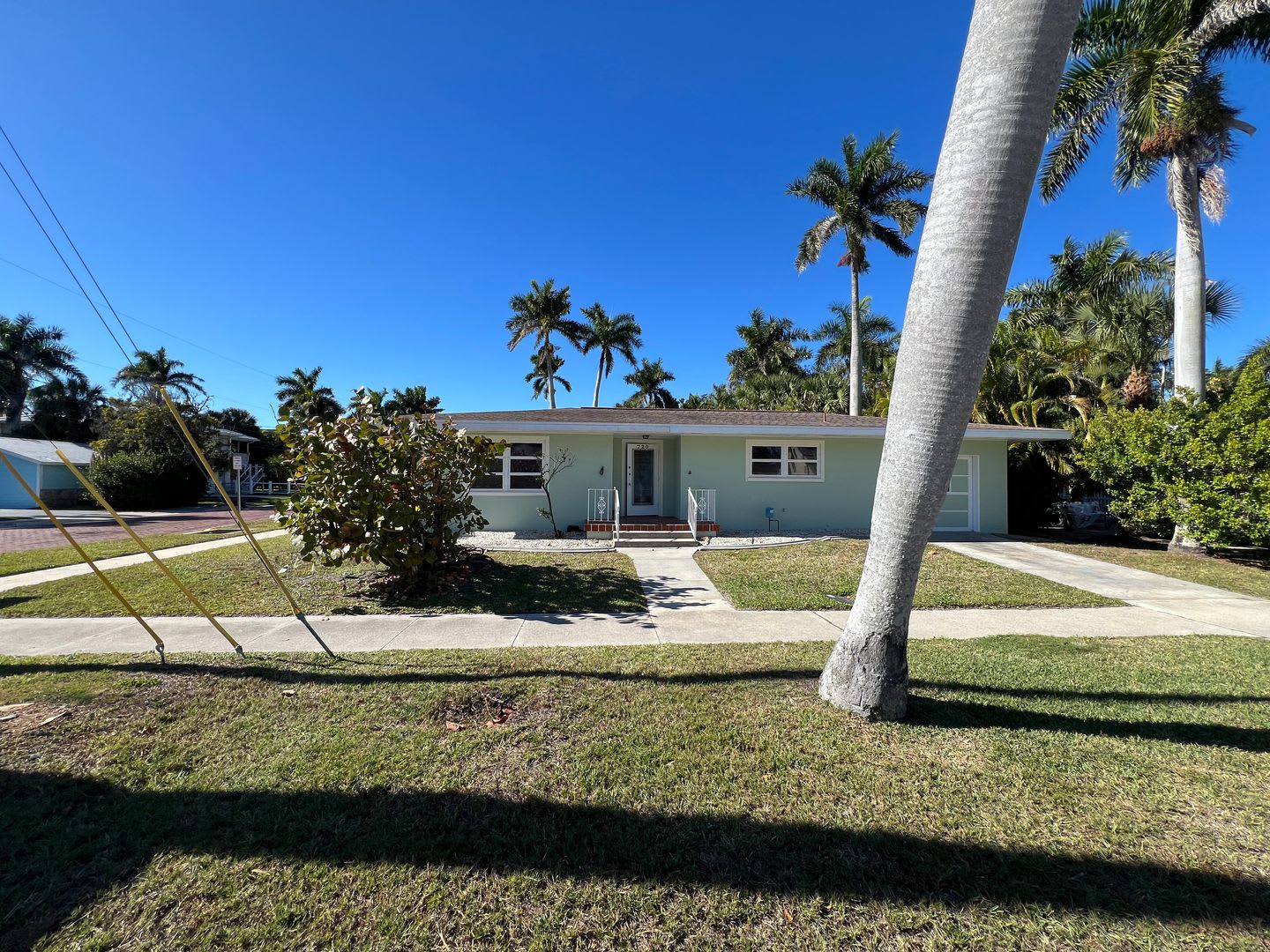 1 200 Annual Lease Plus Water Electric Fees 1 Bedroom 1 Bath Duplex Historic Downtown Punta Gorda – photo 1