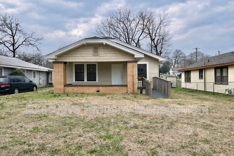 1556 Burgin Avenue – photo 1