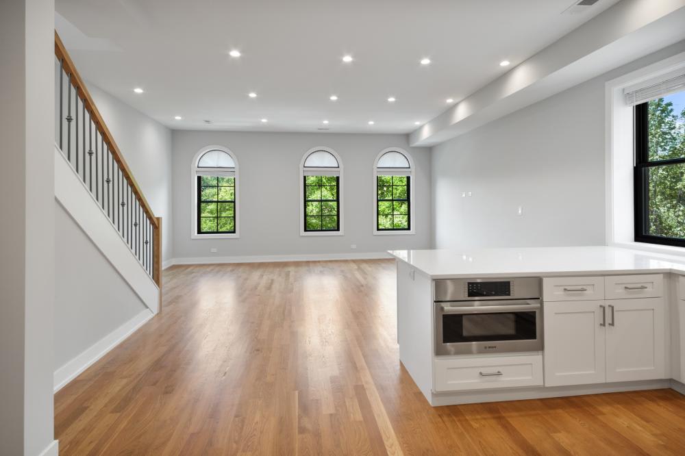 1349 N Noble – photo 1