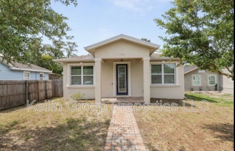 3725 57TH AVE N – photo 1 of 37