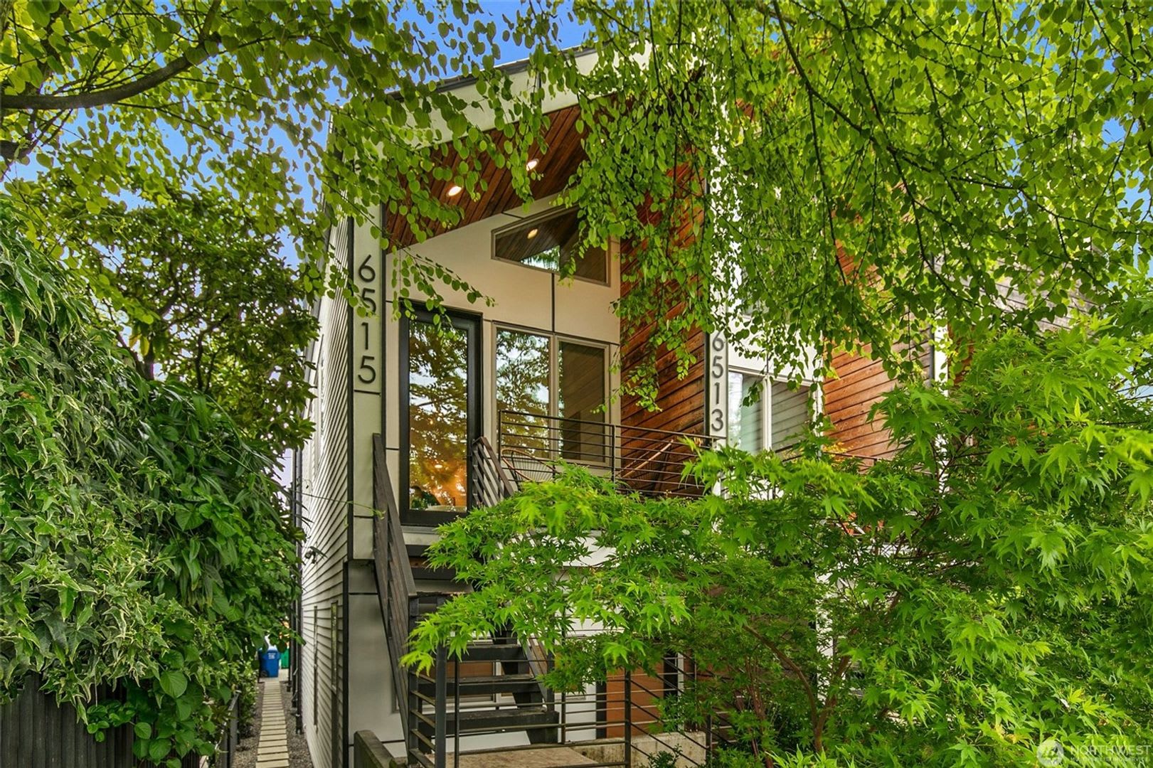 Stunning Modern 3 Bedroom Georgetown Home With Sustainable Design Smart Features – photo 1