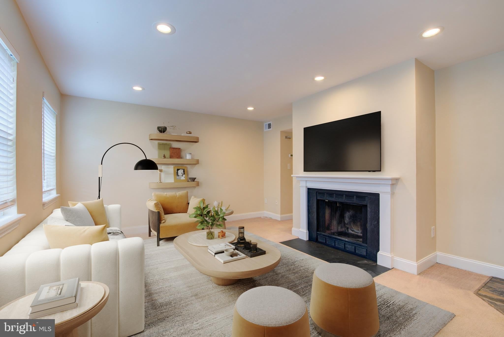 2100 N SCOTT Street – photo 1