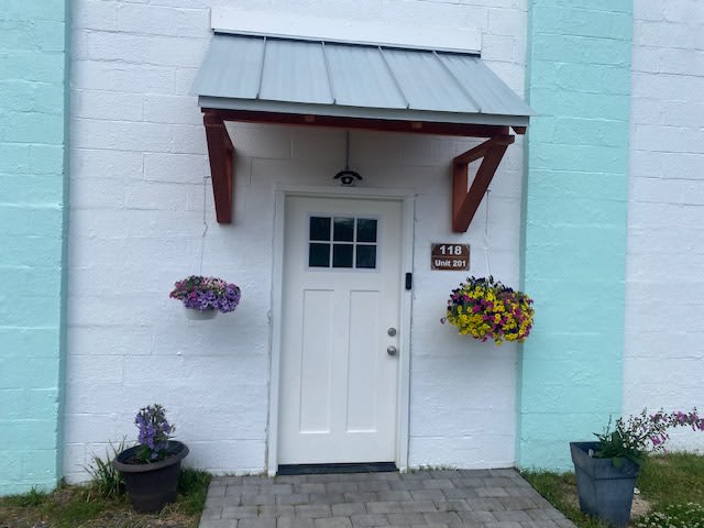 118 Bancroft Avenue – photo 1 of 16