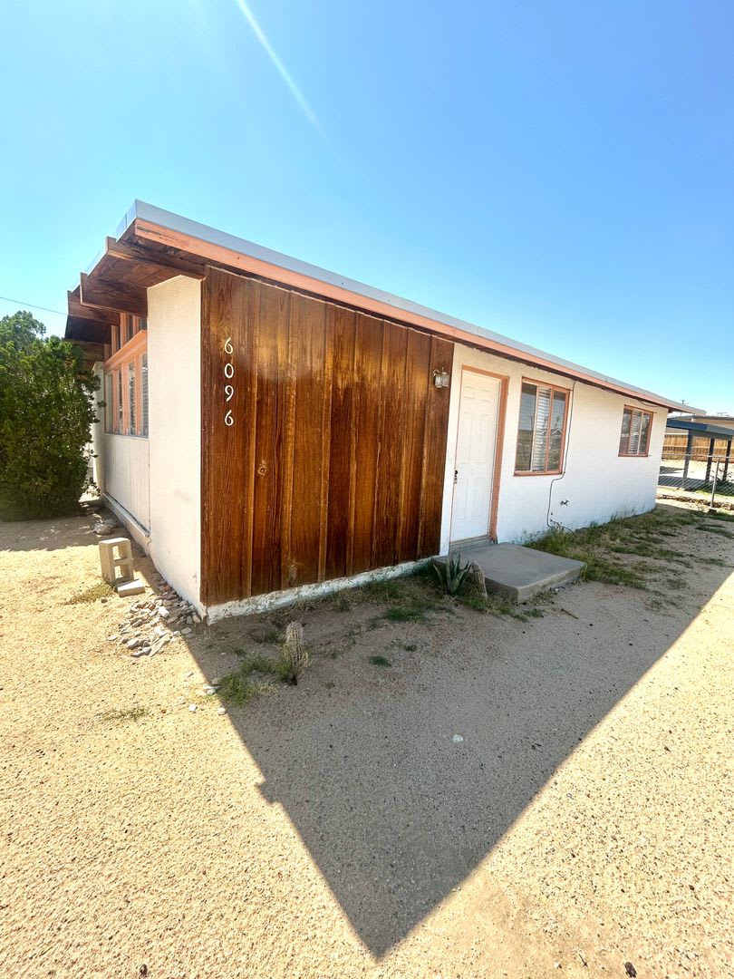 Eclectic 2 Bedroom 1 Bathroom Home – photo 1 of 13