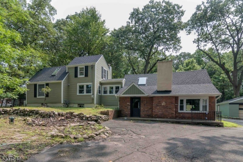 496 Manchester Ave – photo 1 of 24