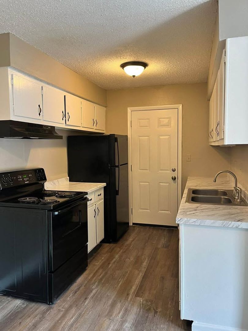 2 Bedroom 1 Bathroom – photo 1