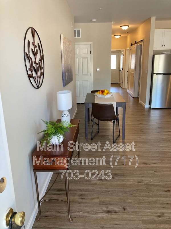 376 E Main St – photo 1 of 32