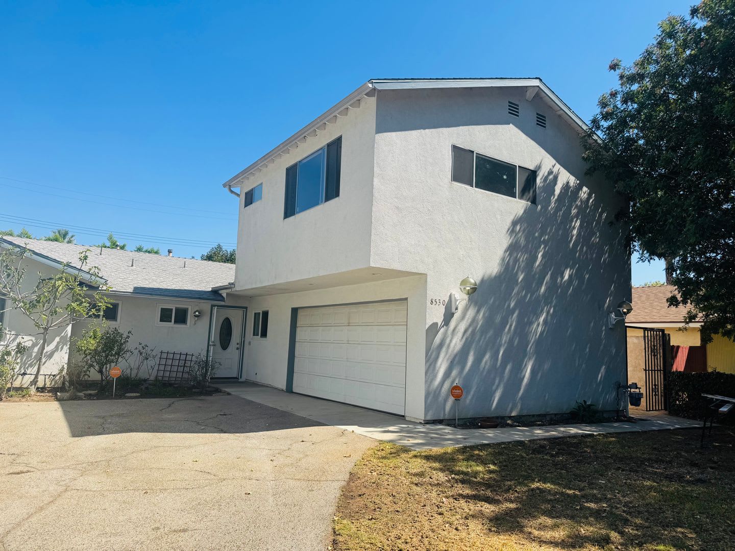 Exquisite 4-Bedroom Remodeled Retreat in the Heart of North Hills – photo 1