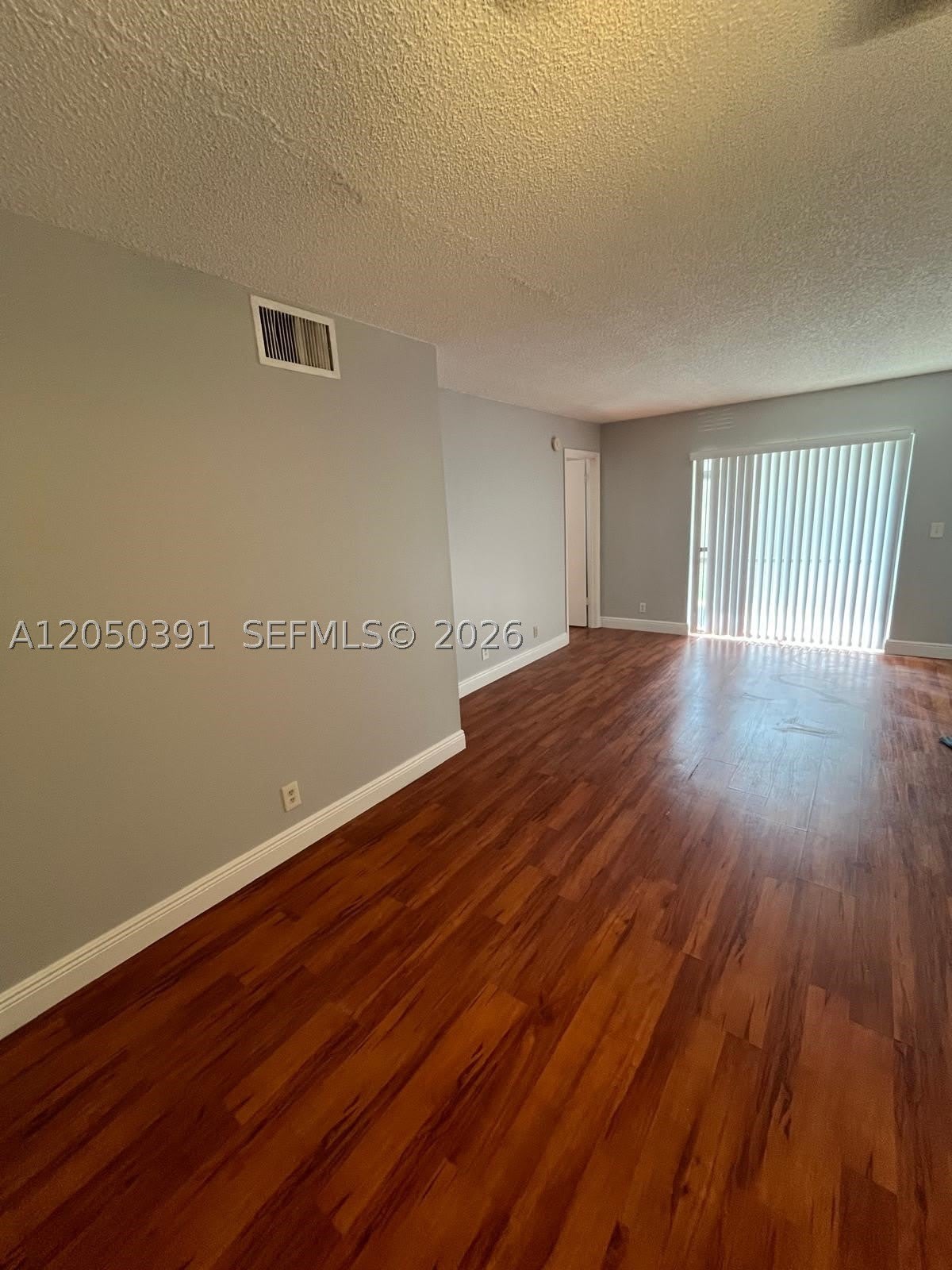 21906 Lake Forest Cir – photo 1