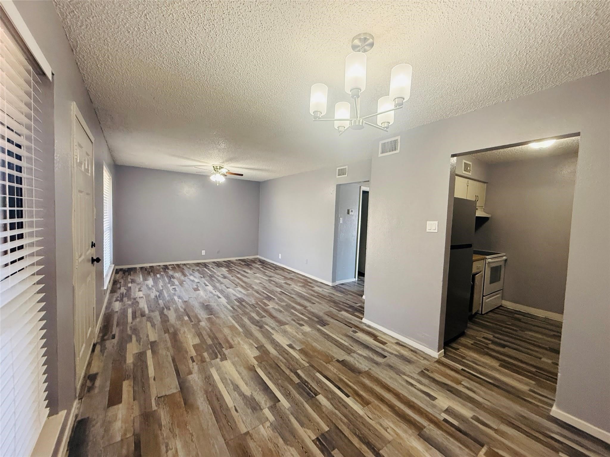 718 S Main Street – photo 1 of 6