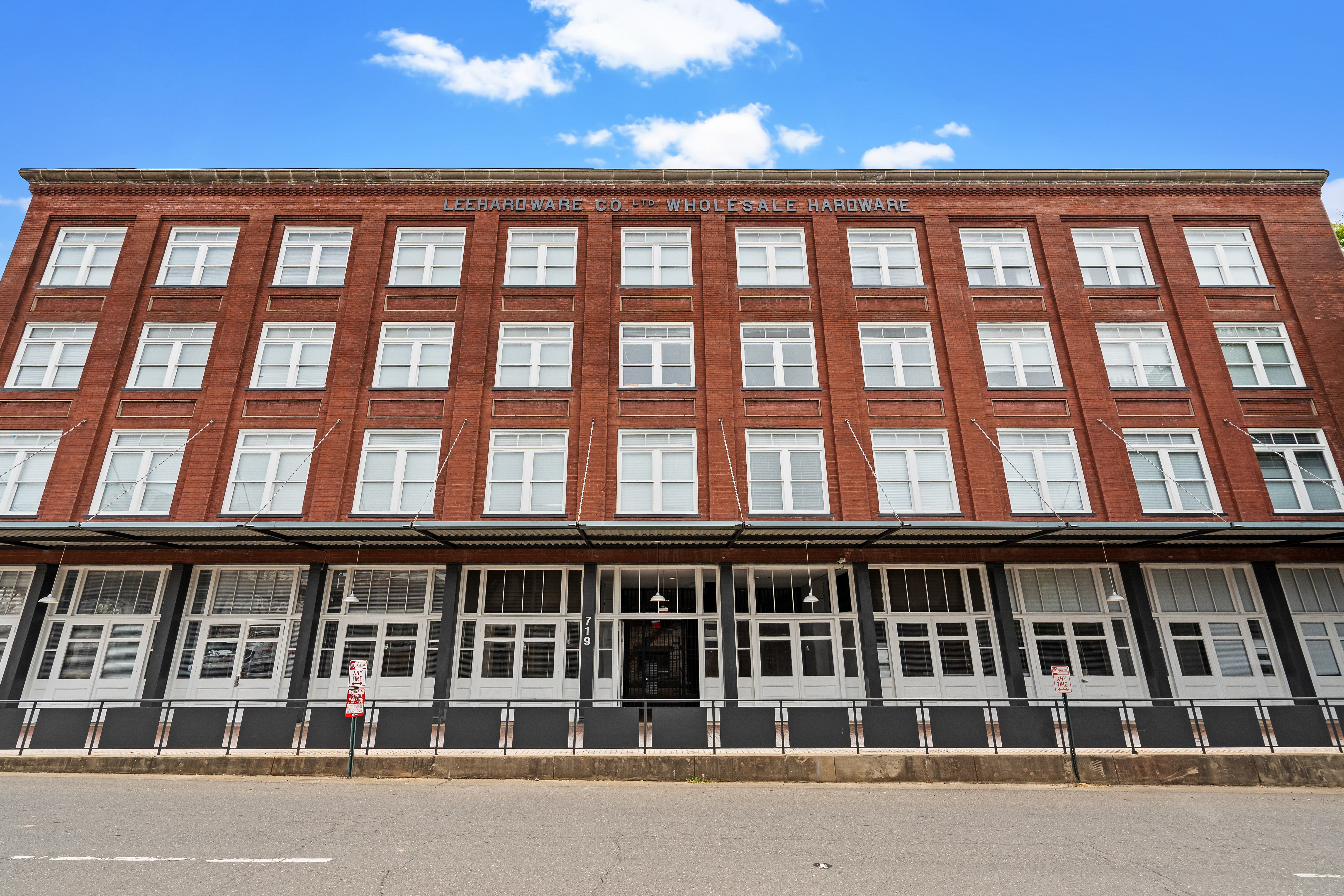 United Jewelers and Lee Hardware Apartments – photo 1