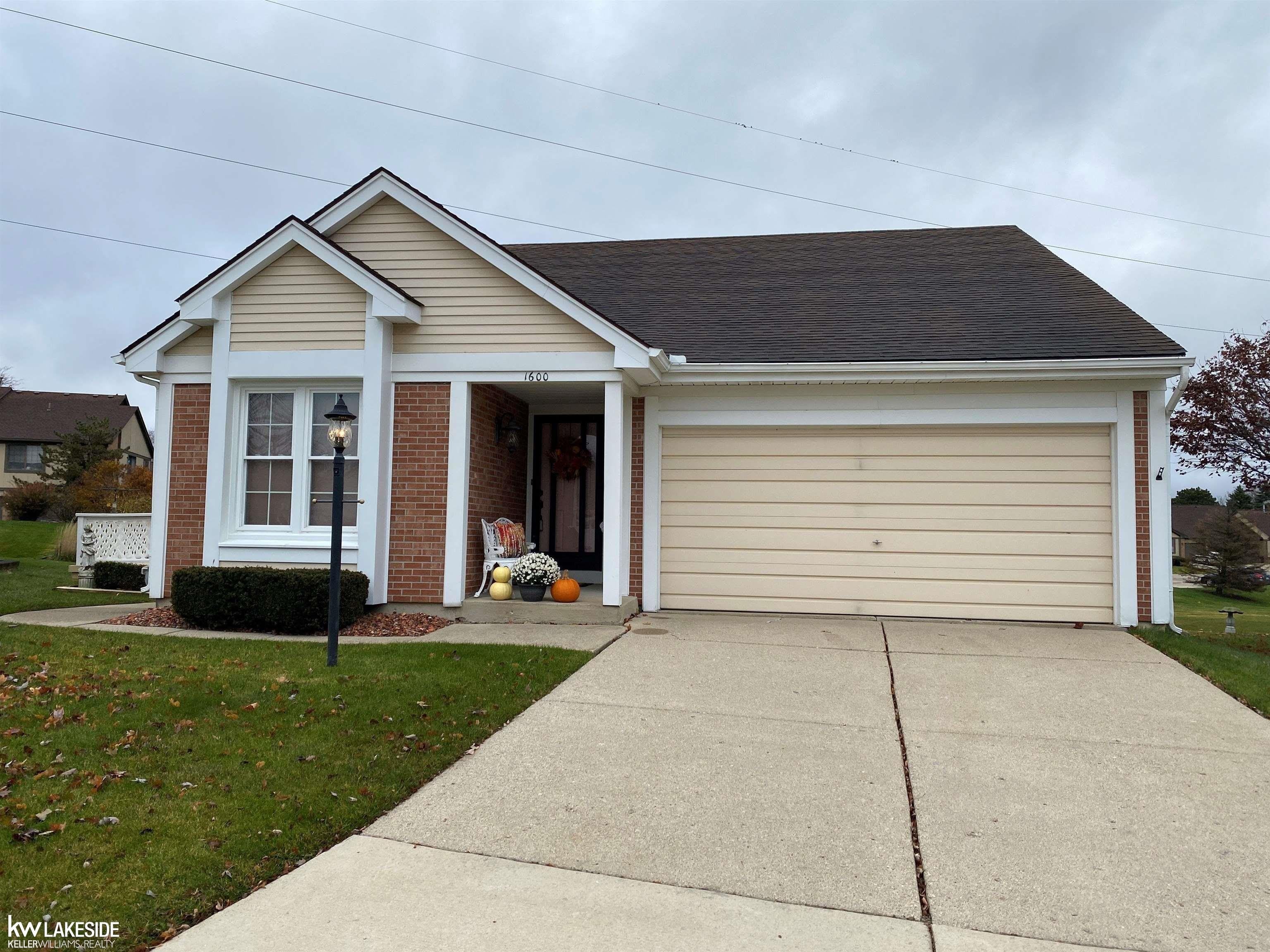 1600 Stonecrest Drive – photo 1 of 36