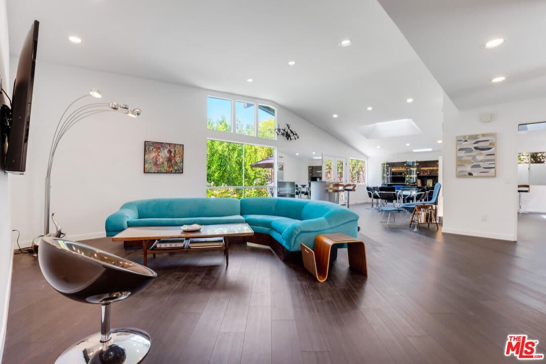 22705 Crespi St – photo 1