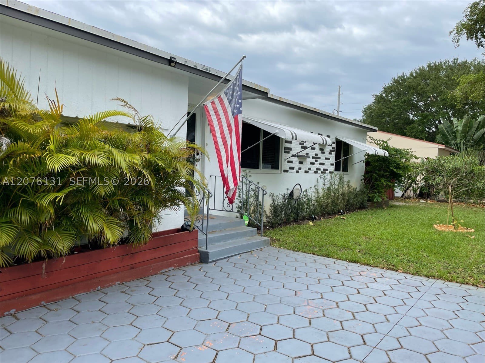 1545 NE 138th St – photo 1