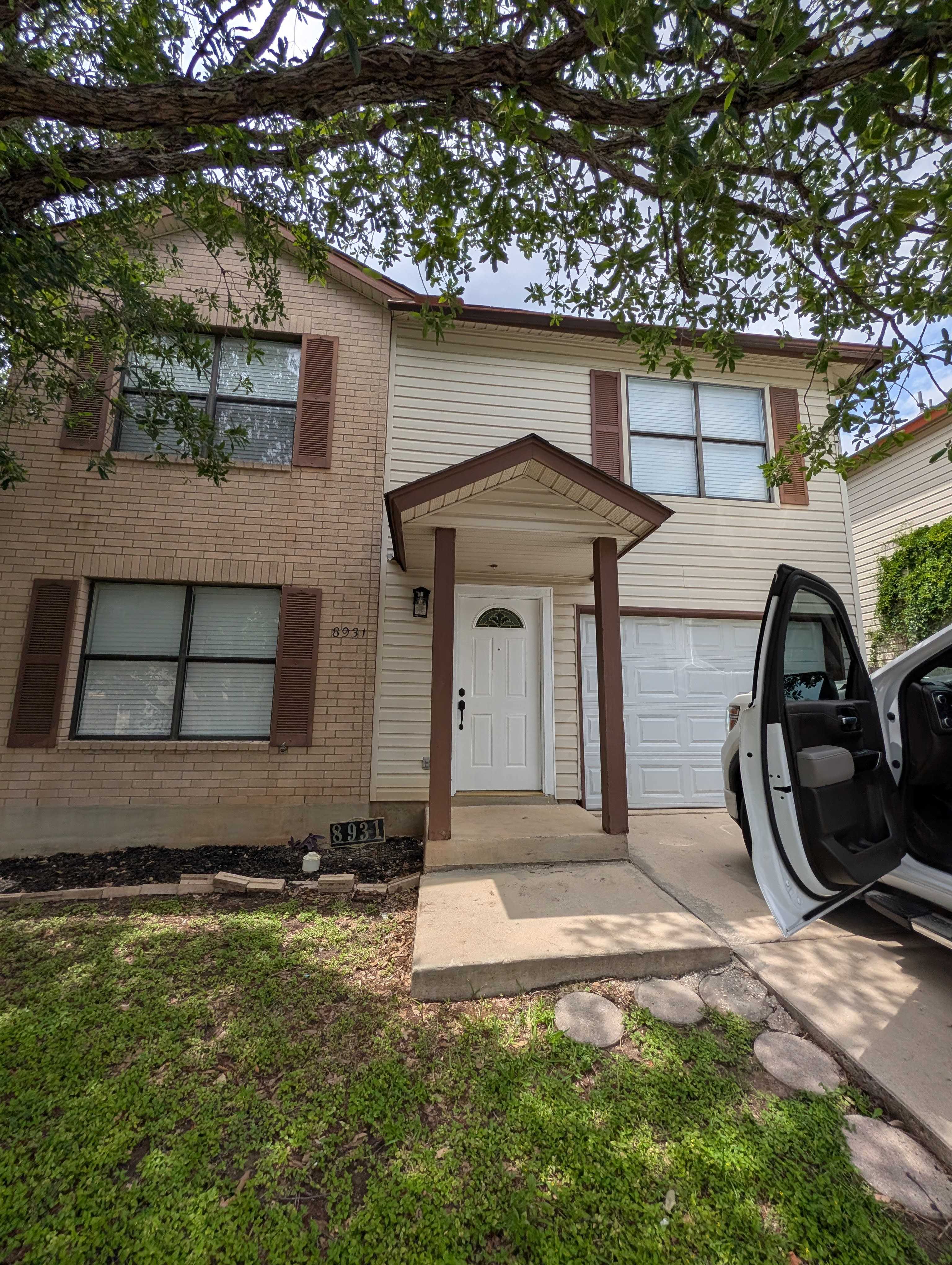 8931 Kenton Briar – photo 1