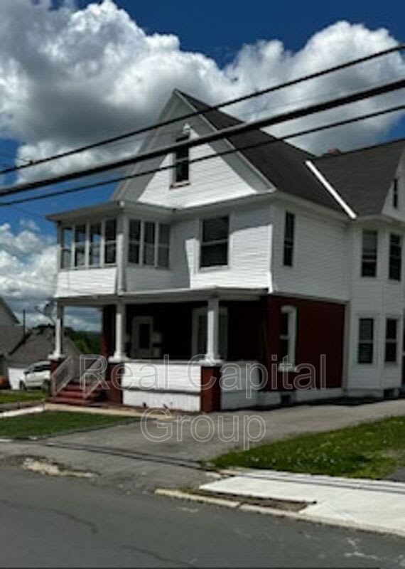 1326 3rd Ave – photo 1 of 9
