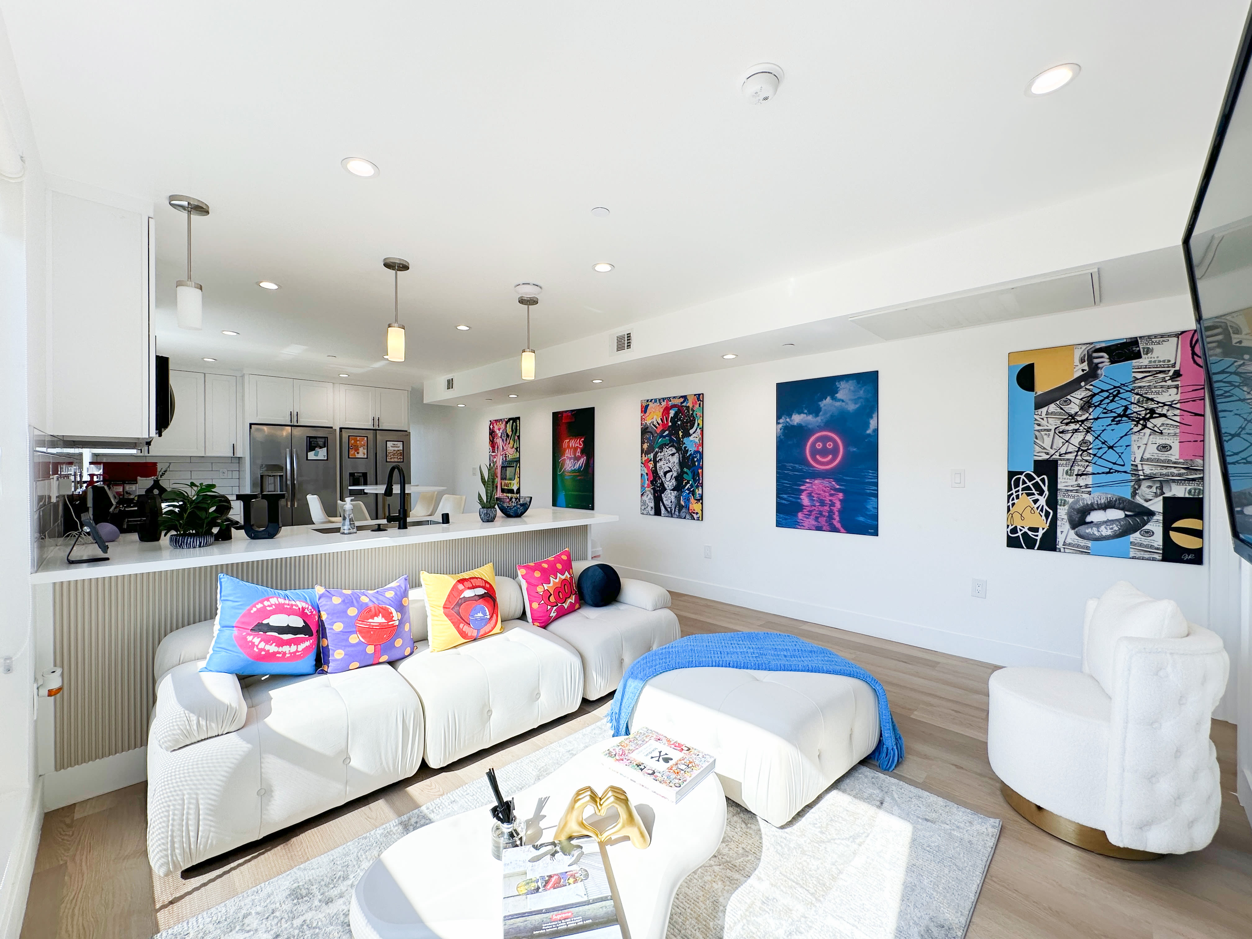1338 West 35th Place – photo 1
