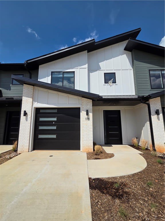 1114 Emilia Avenue – photo 1 of 39