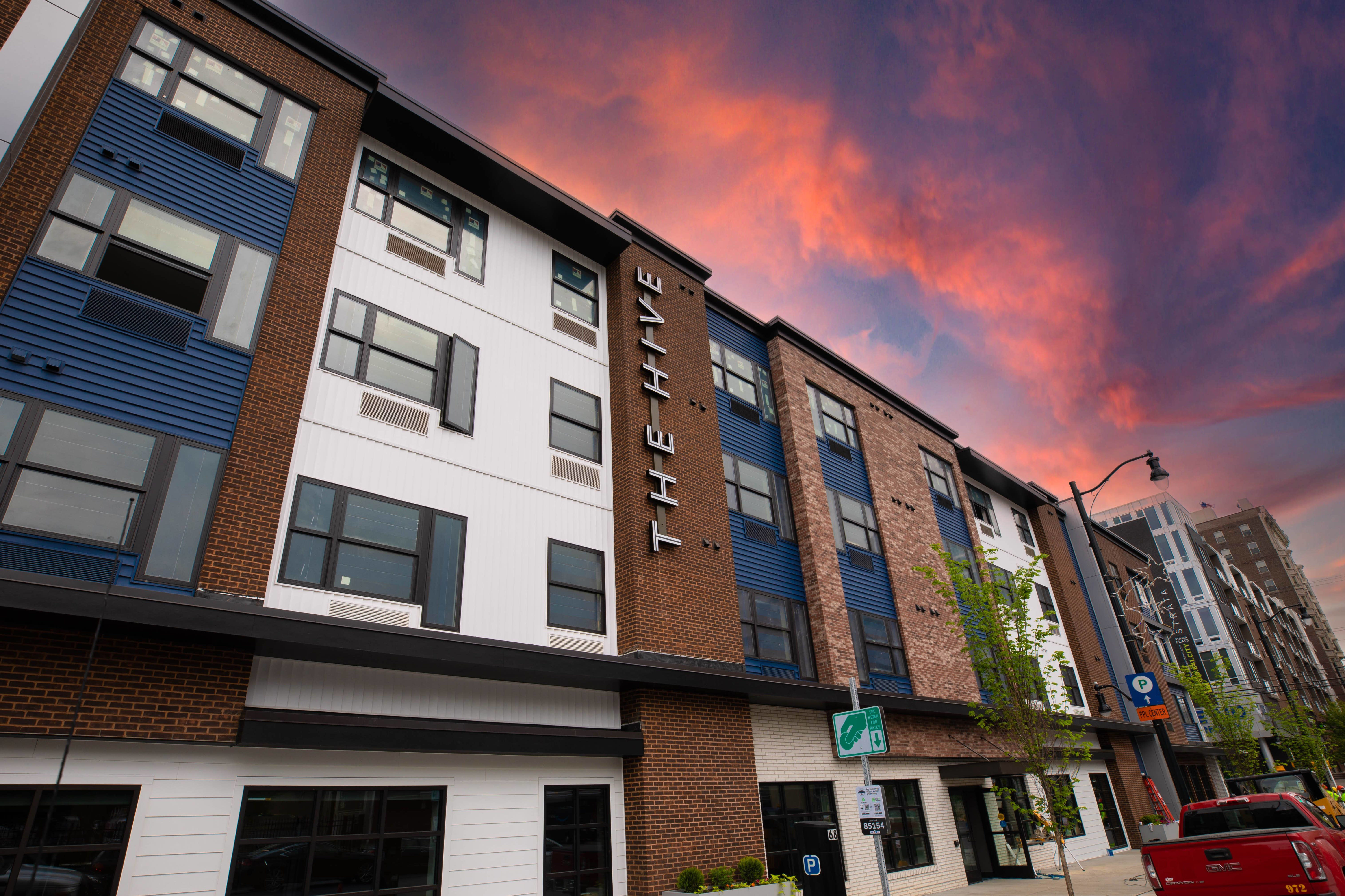 The Hive – photo 1