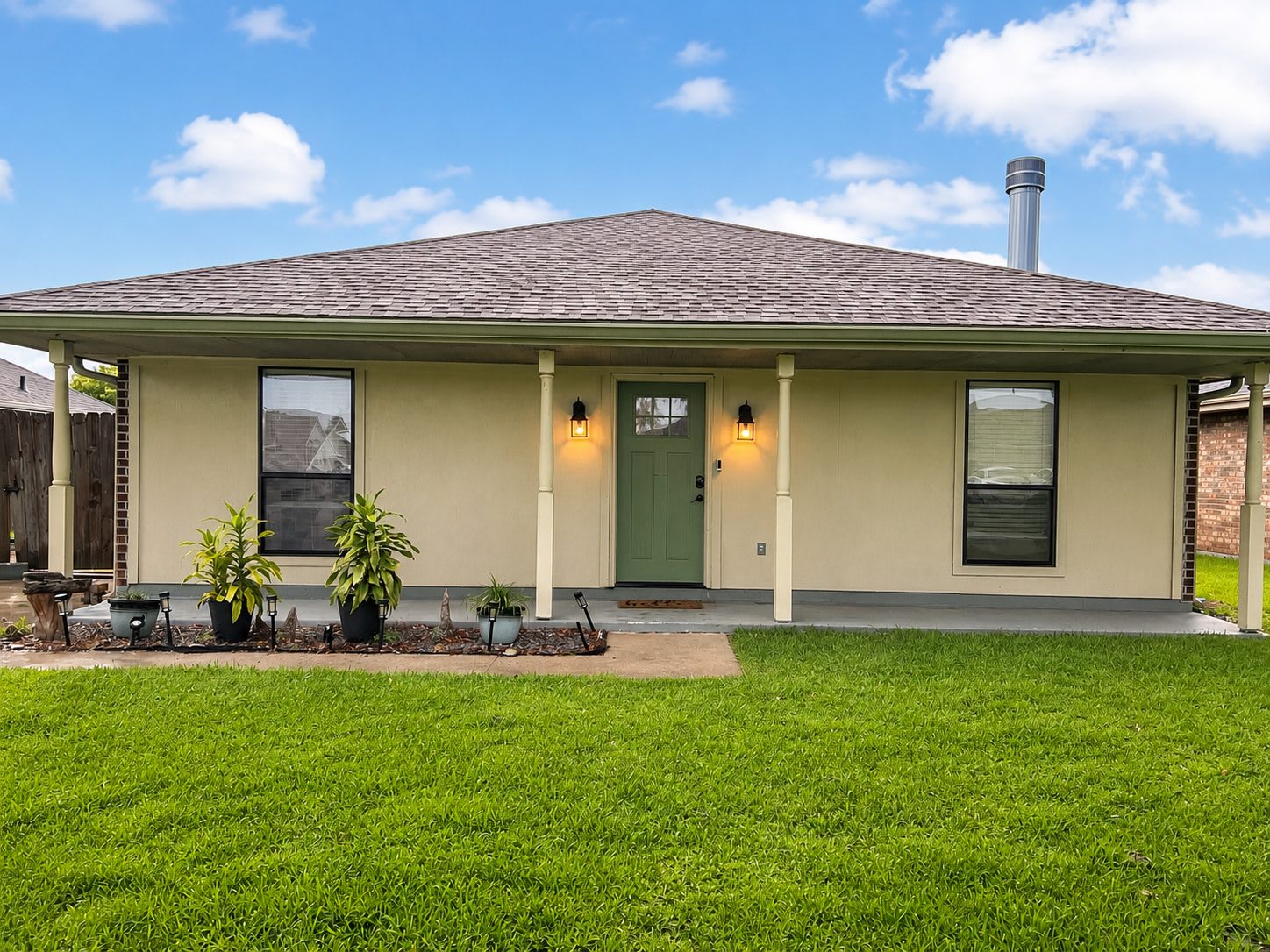 320 Longview Drive – photo 1 of 14