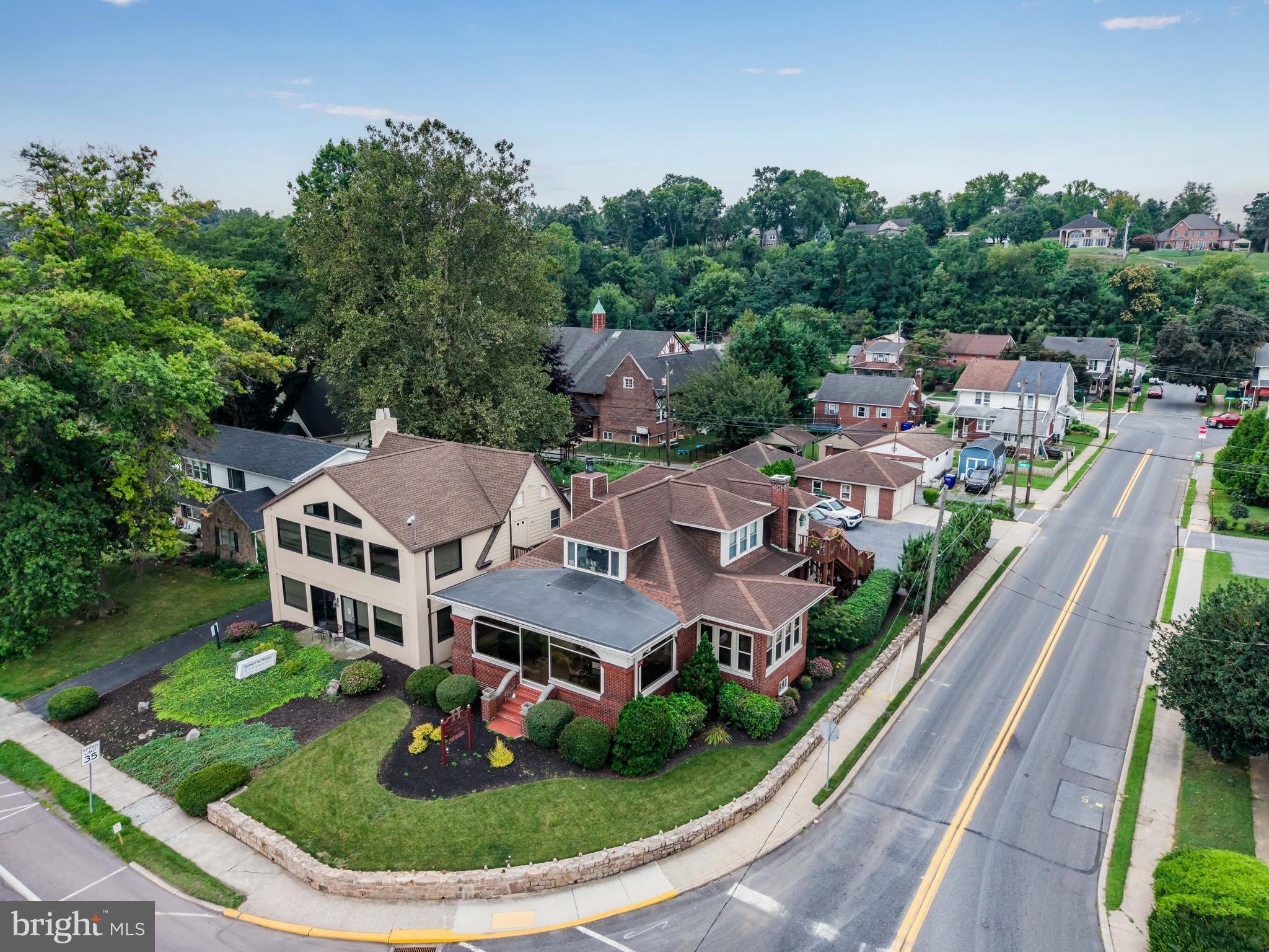 344 N FRONT Street – photo 1 of 34