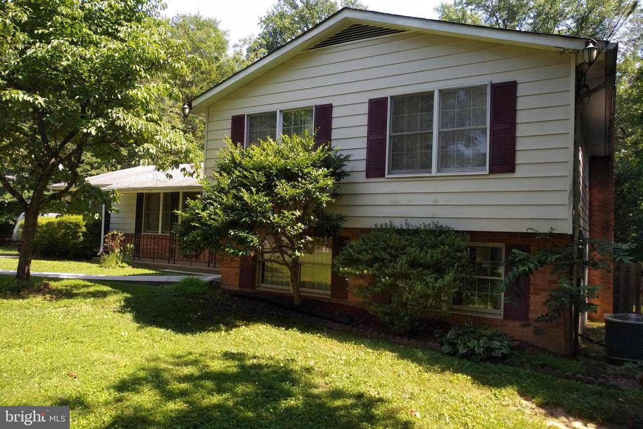 9911 Stoughton Rd – photo 1 of 7