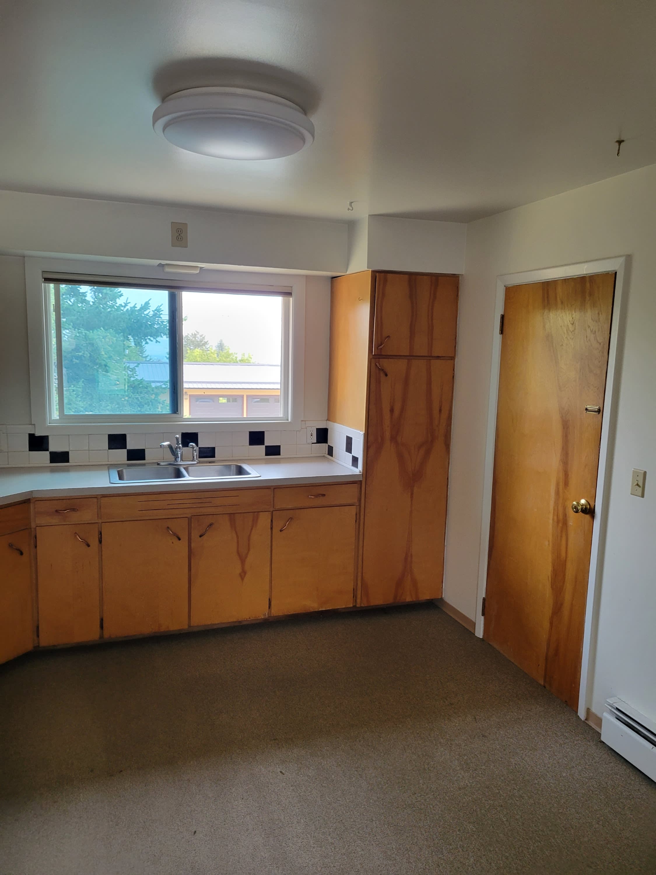 1924 Winne Avenue – photo 1 of 12