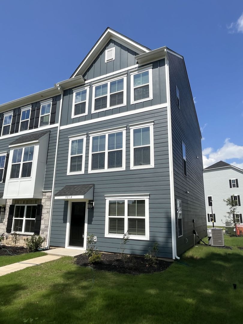 Brand New 4 Bed, 3 Story Townhome in SW Charlotte – photo 1