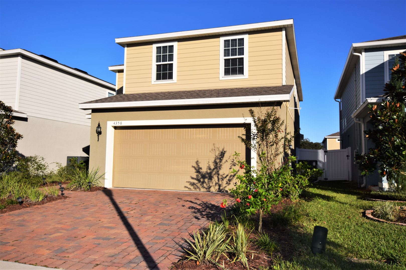 4 bedroom 2.5 baths Single Family Home For Rent at 4358 Silver Creek Street Kissimmee, FL 34744 – photo 1