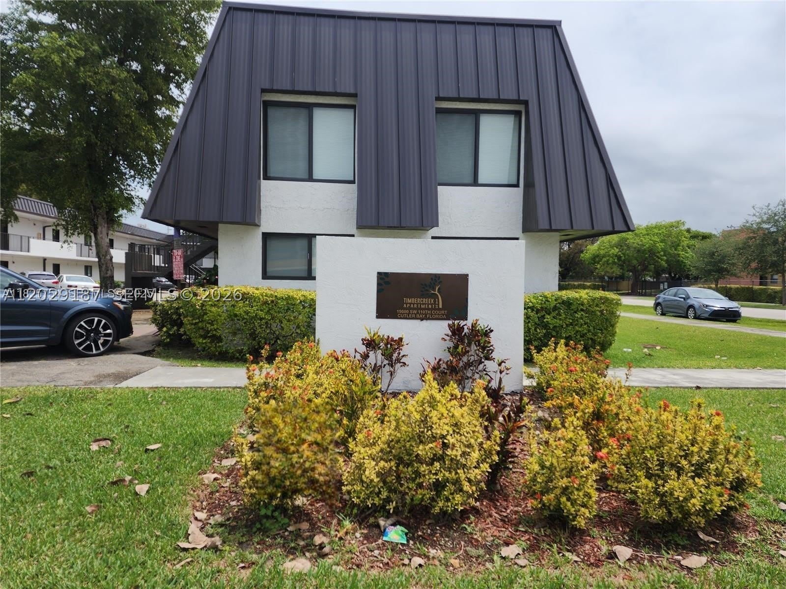 19600 SW 110th Ct – photo 1