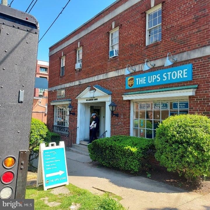 610 MADISON Street – photo 1