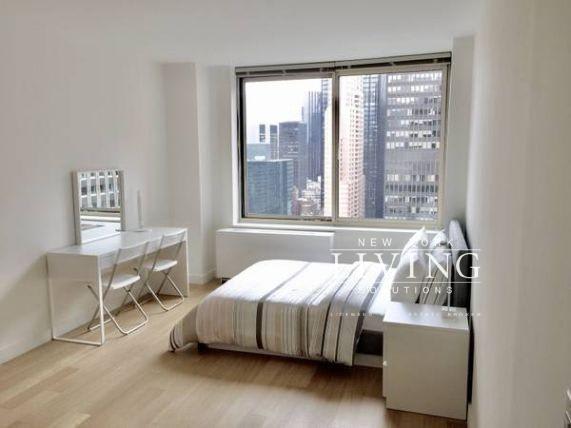 260 West 54th Street – photo 1