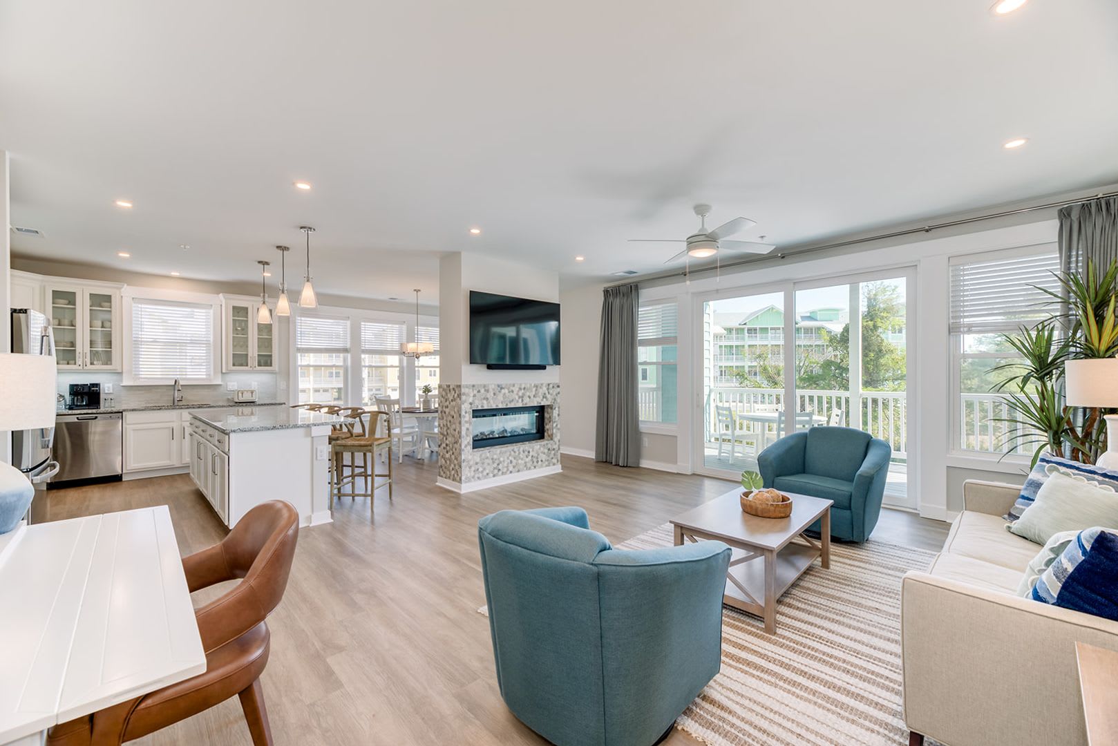 3 Bedroom 2 Bath Condo Available-10/24 – photo 1 of 18