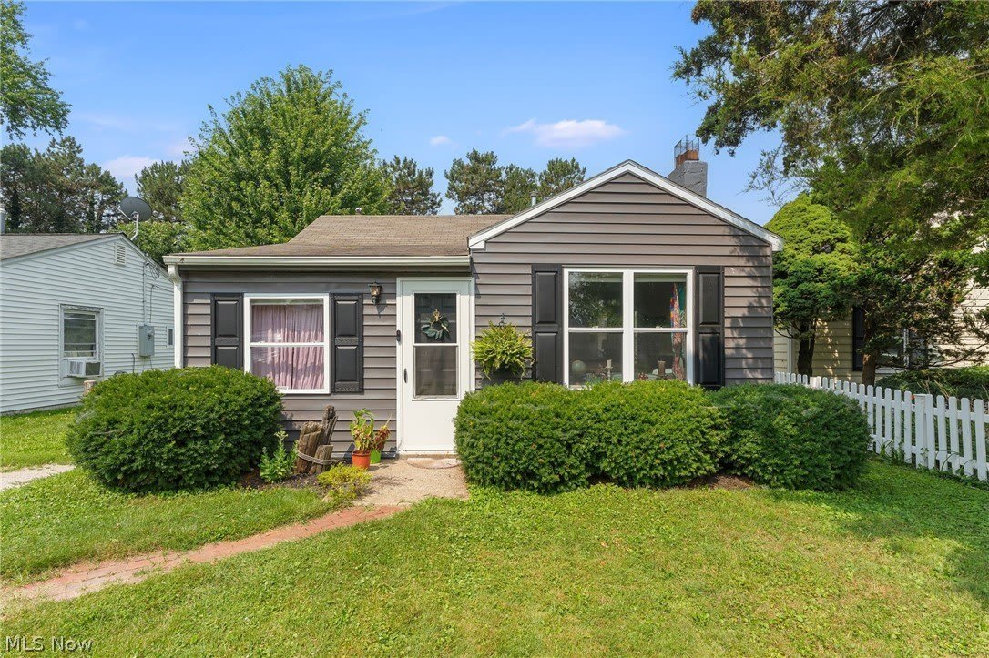 220 Morton Road – photo 1 of 21